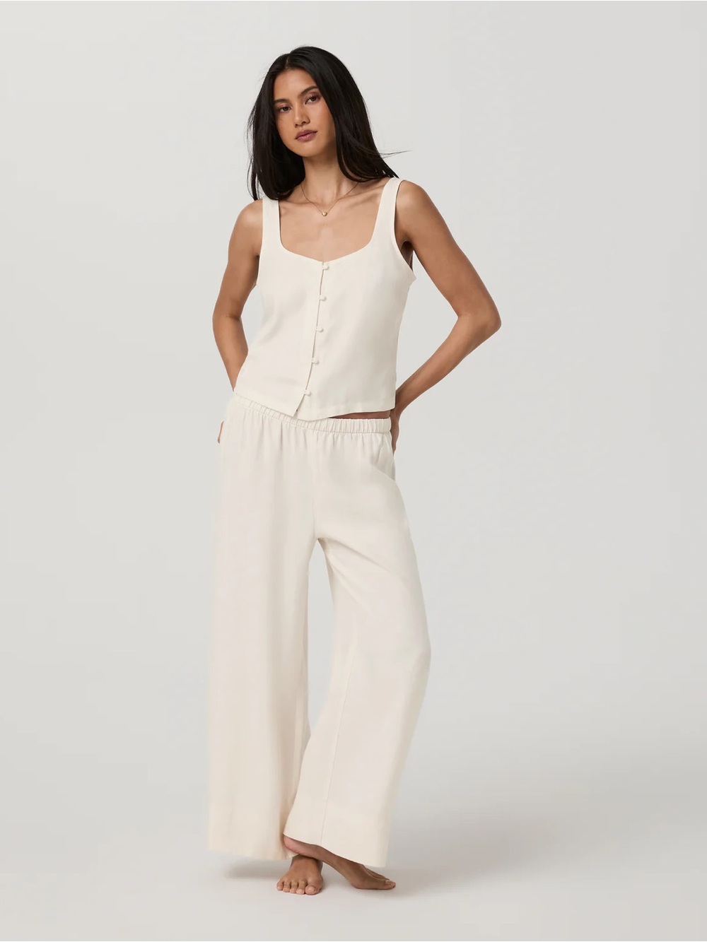 NEW Vuori Trestles Twill Crop Wideleg Pant in Natural - Picture 2 of 8